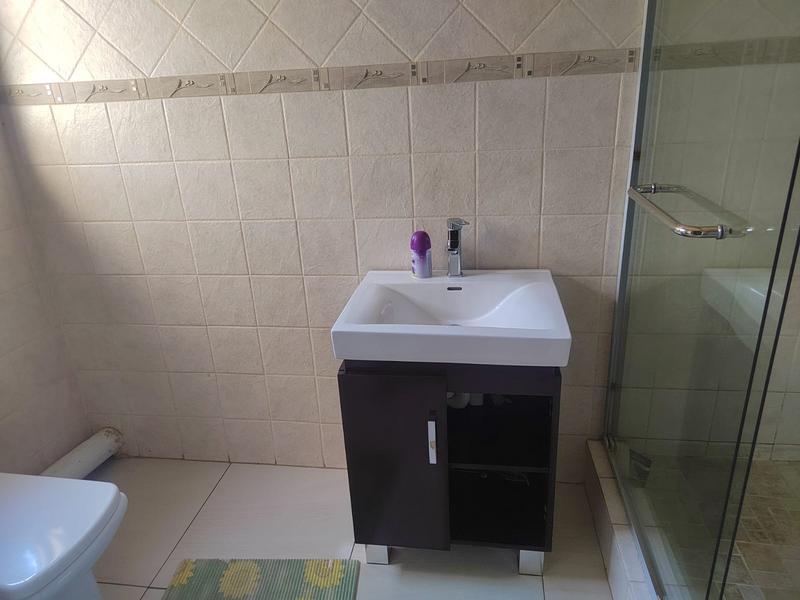 6 Bedroom Property for Sale in Geelhoutpark North West